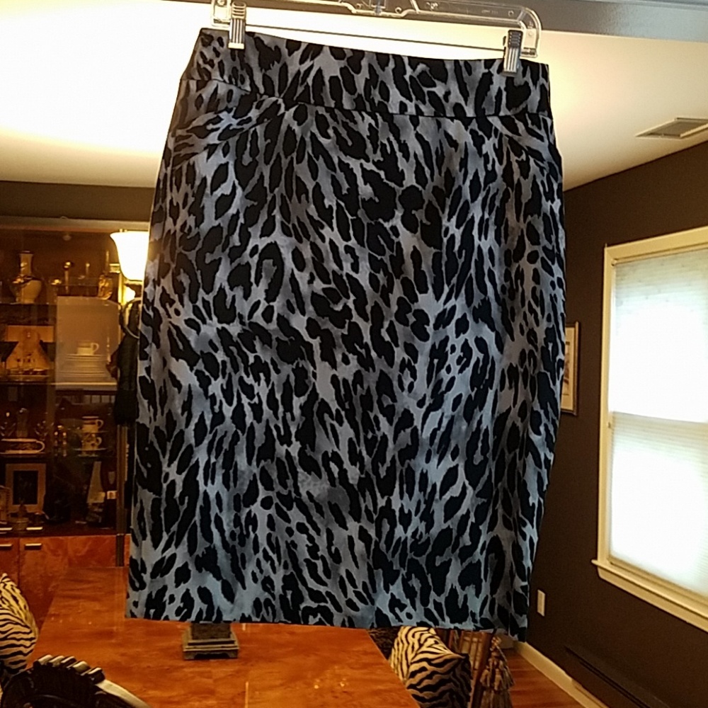 Leopard pencil skirt